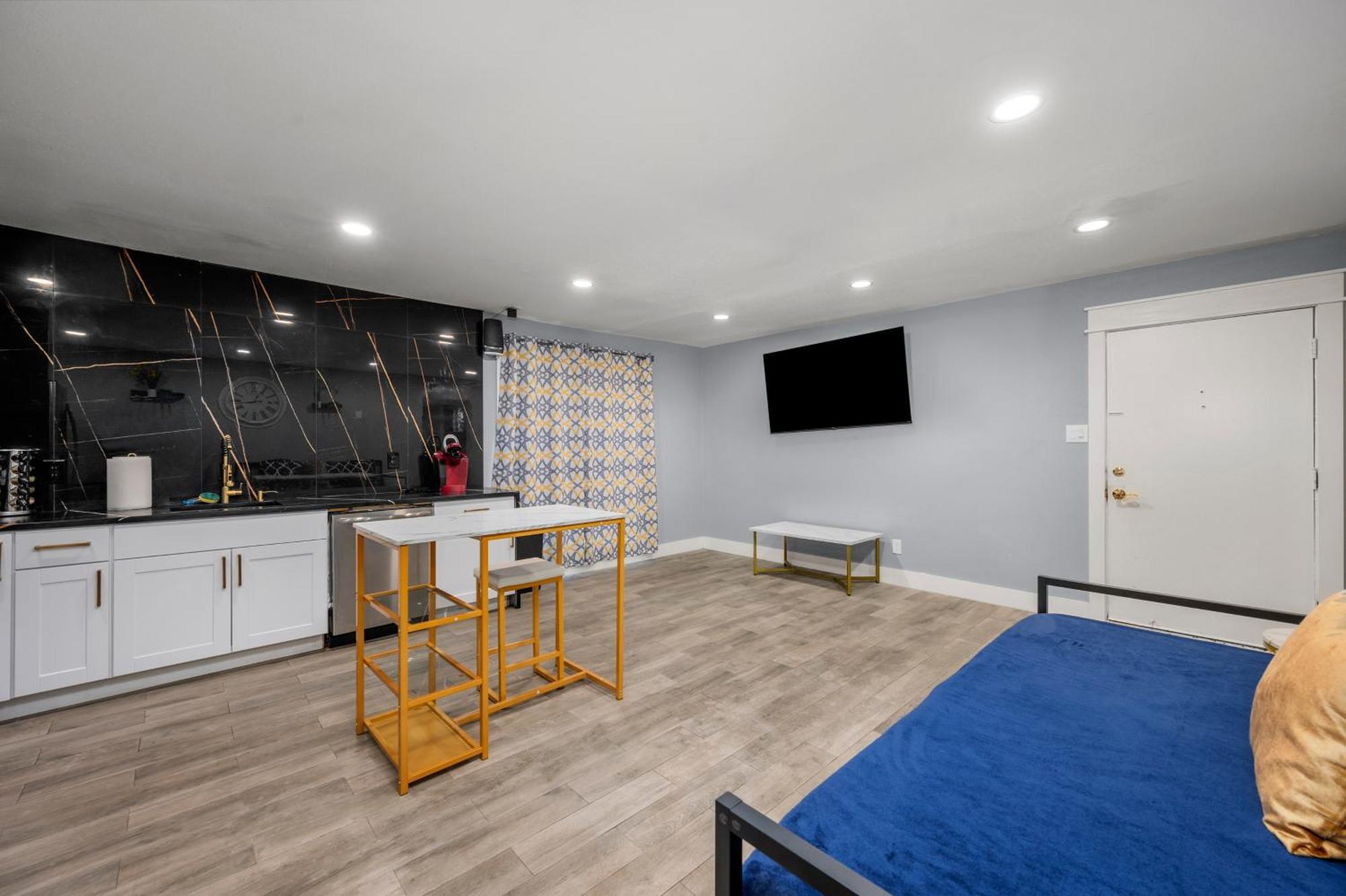 Apartamento Modern Heights With Pool *
