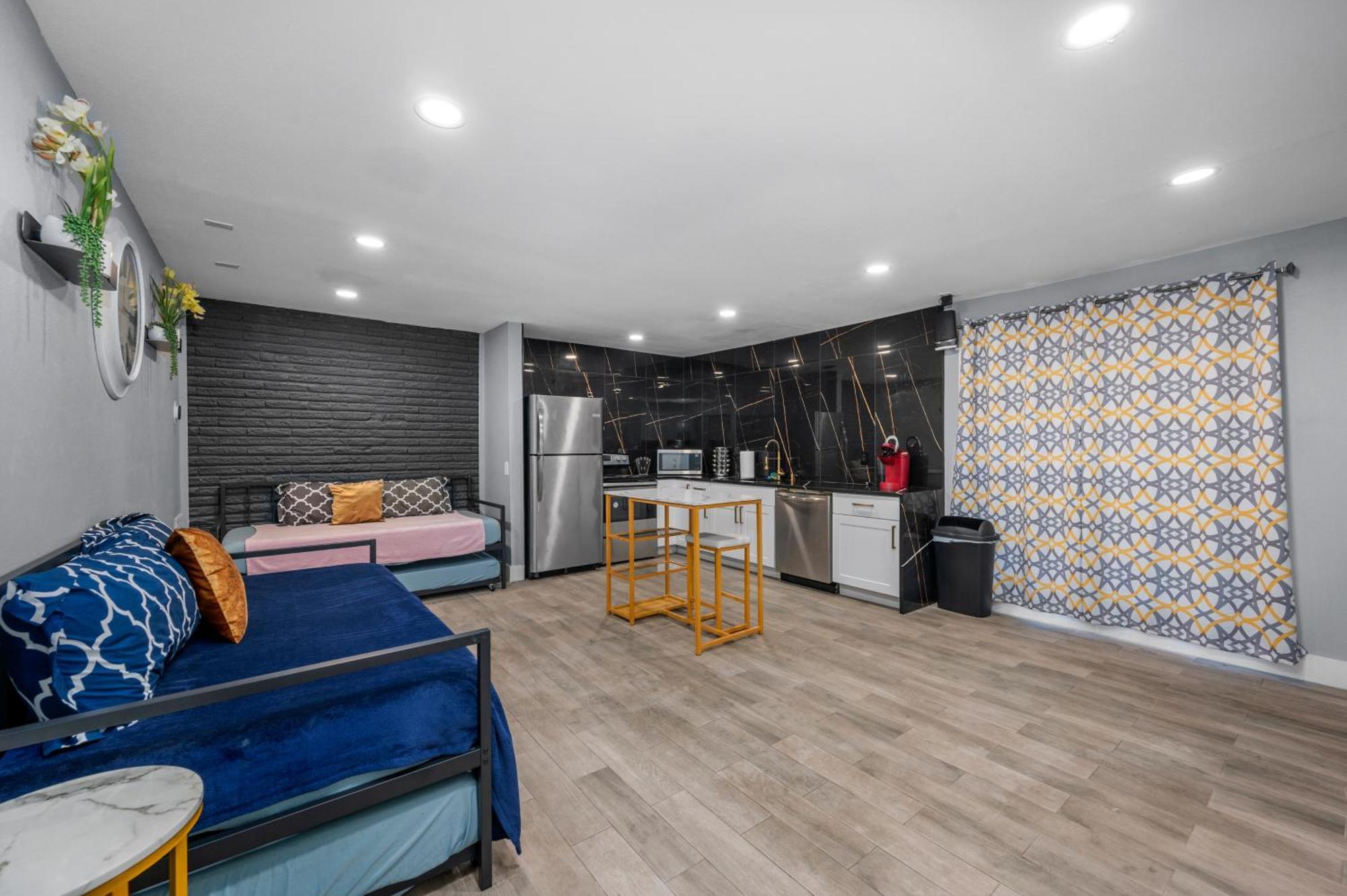 Apartamento Modern Heights With Pool *
